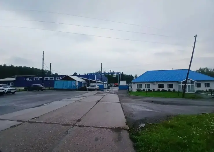 Четверо мужчин годами работали на предприятии под Красноярском охранниками за половину МРОТ