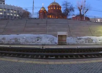 Женщина попала под поезд в Новосибирске