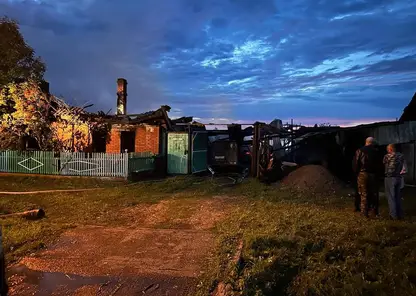 В Красноярском крае во время пожара в жилом доме пропало два человека