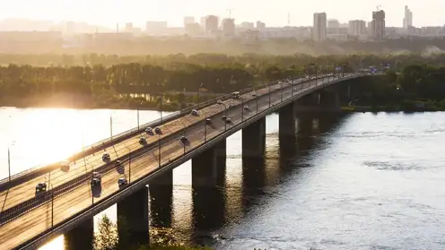 В Красноярске начался ремонт Октябрьского моста