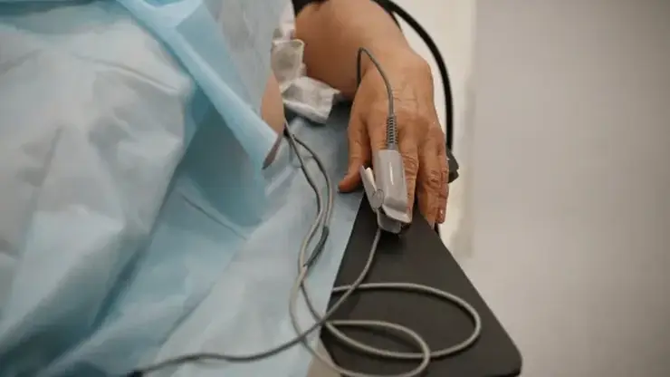 Кузбасские врачи провели сложнейшую операцию по восстановлению пациенту голоса