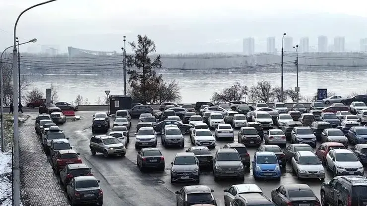 Новая платная парковка заработает в Красноярске возле Коммунального моста