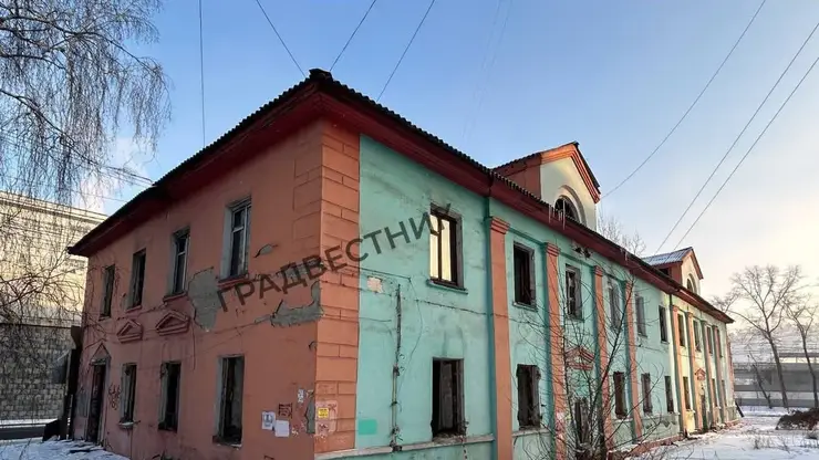 В Красноярске расселили три аварийных дома