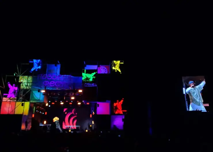 Антоха МС выступил в Красноярске на арт-фестивале