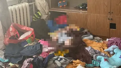 В Красноярском крае полиция забрала детей из антисанитарной квартиры