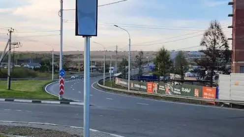 На кольце по улице Калинина в Красноярске начали устанавливать светофоры