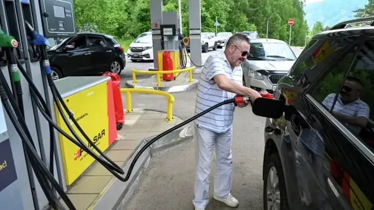 Стабилизация поставок бензина и дизтоплива отмечается на АЗС крупных компаний Красноярска