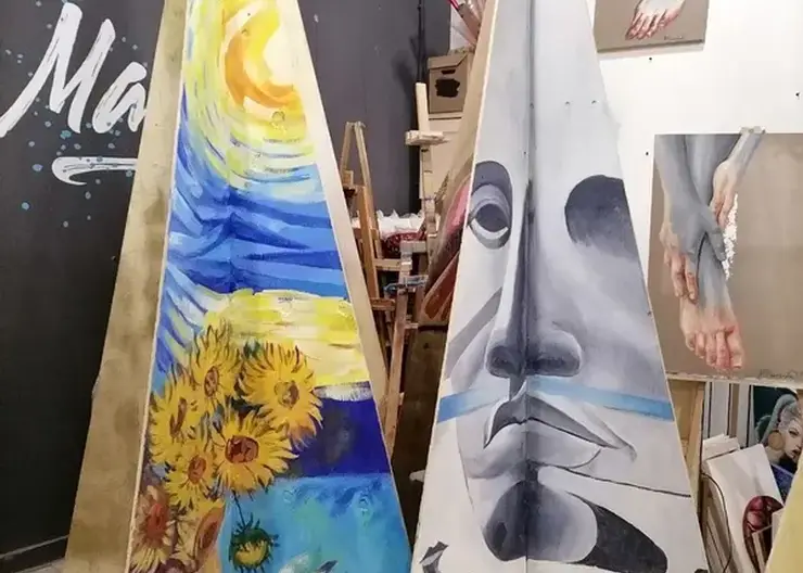 На центральной набережной Красноярска появится галерея арт-елок