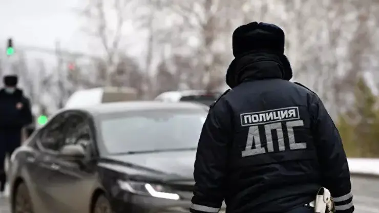 Красноярские инспекторы ГИБДД остановили автомобиль Hyundai Solaris с громкоговорителем