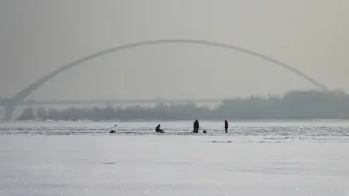 Рыбаки оказались заблокированы на льду в Канском округе Красноярского края