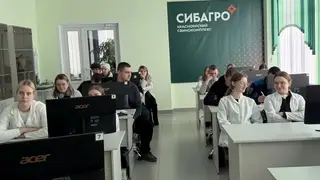 Встречу без галстуков организовали сотрудники «Сибагро» на кадровом форуме в Красноярском аграрном университете