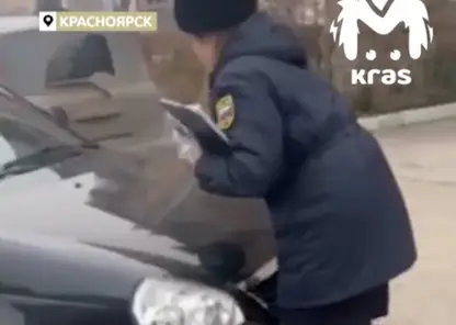 В Красноярске должник за ЖКХ пытался задавить судебного пристава