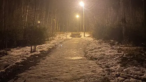 В Дивногорске на месте убийства 16-летней девушки установили освещение