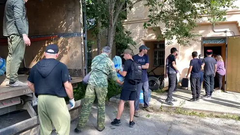 Жители Назарово отправили в зону СВО восстановленный «Урал» и гуманитарный груз