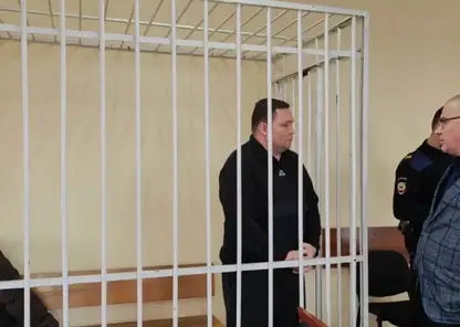 Директора минусинской фирмы обвинили в даче взятки местному главврачу на 2.8 млн рублей