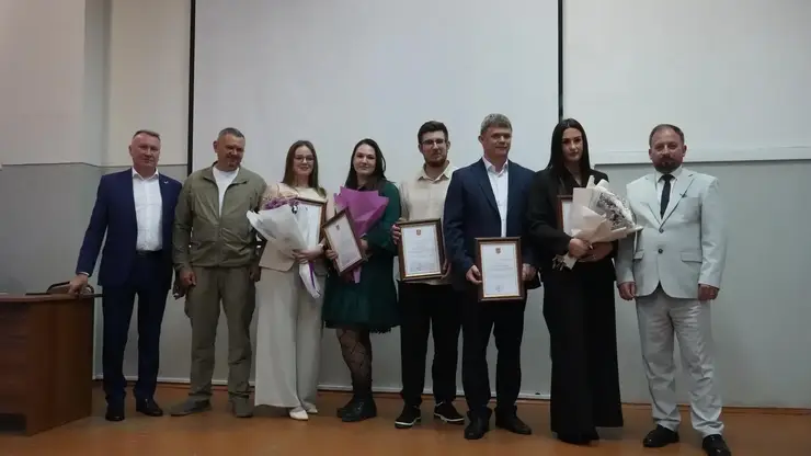 Красноярские врачи получили благодарственные письма в преддверии Дня военного медика