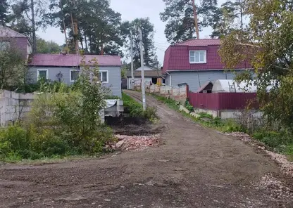 Разрушенный ливнем мост через ручей Лалетина восстановили в Красноярске