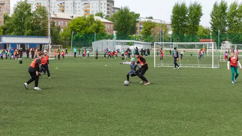 При поддержке нефтяников в Красноярске прошел детский футбольный турнир