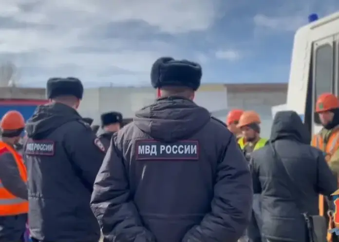 В Красноярске на стройках и в кафе проверили мигрантов