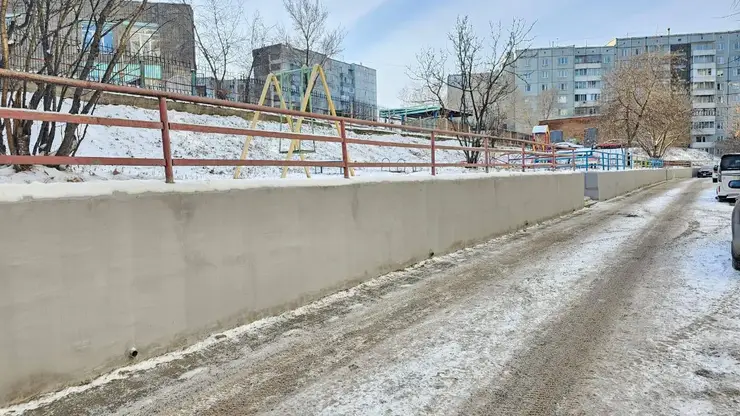 В Красноярске отремонтировали аварийную подпорную стену на Борисевича