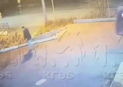 Подростка из Красноярского края неизвестный ранил ножом на улице