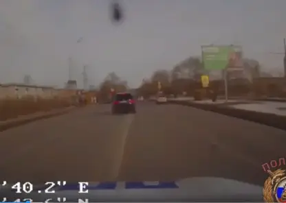 В Красноярске задержали угнанный автомобиль: пьяный водитель без прав попался полицейским