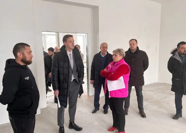 Илья Зайцев держит на контроле капремонт краевой коррекционной школы № 7