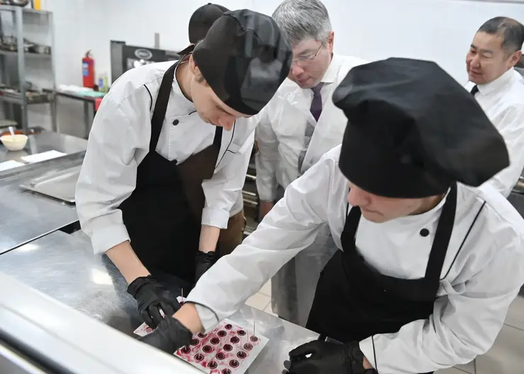 Красноярск стал лидером среди сибирских городов по дефициту поваров