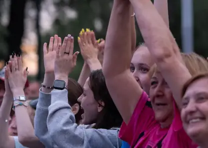 Более 20 лет стажа и поддержка семьи. В Омске назвали лучшего многодетного водителя такси