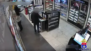 Новосибирец наворовал помад на 13 тысяч рублей в питерском аэропорту Пулково Новосибирец наворовал помад на 13 тысяч рублей в питерском аэропорту Пулково