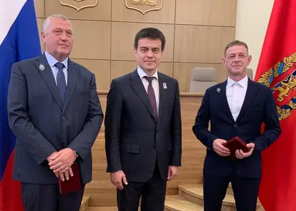 Жители Красноярского края получили государственные и краевые награды