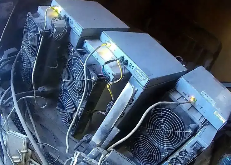 Криптофермы похитили электроэнергию у новосибирских сетей на 28 миллионов рублей