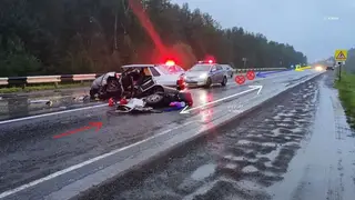Водителя «Лады» госпитализировали с травмами после массовой аварии с грузовиком под Красноярском Водителя «Лады» госпитализировали с травмами после массовой аварии с грузовиком под Красноярском