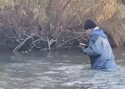 Пьяный водитель бросил машину и перешёл реку вброд в попытке уйти от полиции в Кузбассе