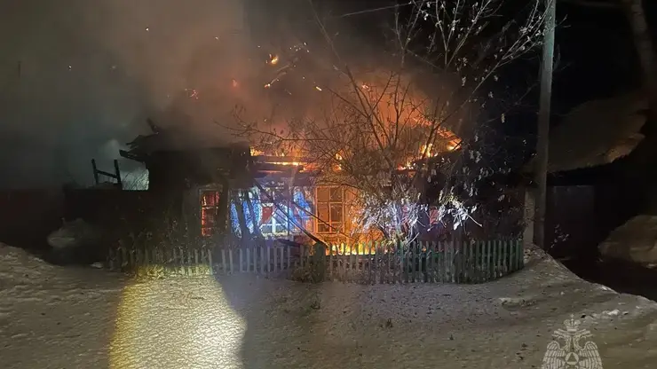 Мужчина погиб при пожаре в Уяре в Красноярском крае