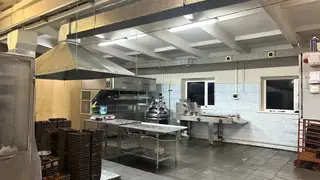 На Камчатке пекарь случайно отпилил себе руку во время работы