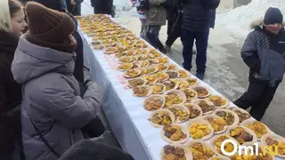 В Омске на Масленице приготовили больше двух тысяч тыквенных оладий и установили рекорд В Омске на Масленице приготовили больше двух тысяч тыквенных оладий и установили рекорд
