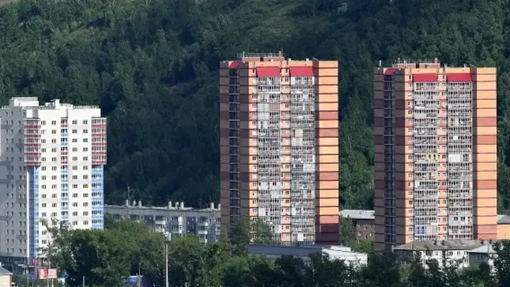 В трех районах Красноярского края сироты и бюджетники переедут в новые квартиры