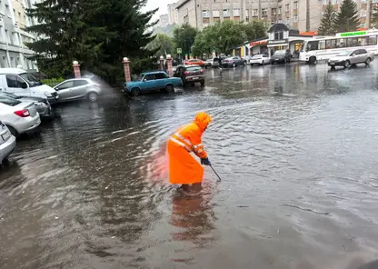 Красноярск тонет, но не сдается: коммунальщики вступили в бой с водой