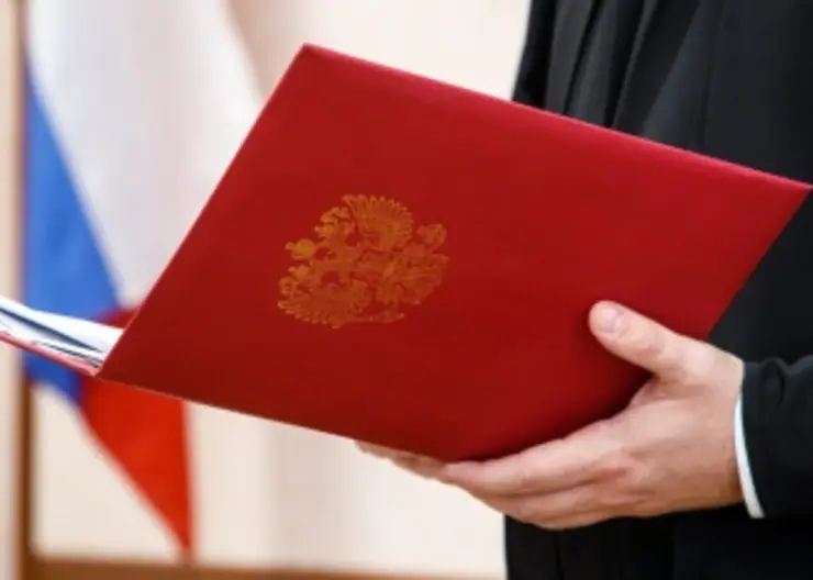 В Хакасии осудили группу аферистов за обман сирот