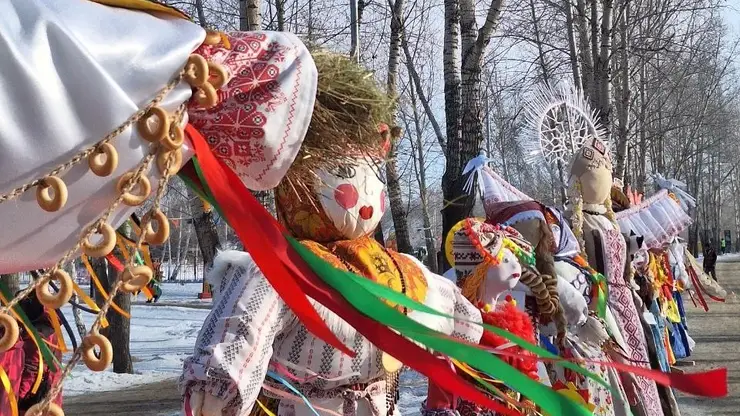 Масленица в Татышев-парке Красноярска собрала 12,5 тысяч гостей