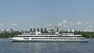 День работников речного флота в Красноярске отметили большим парадом судов