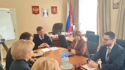 В Красноярском крае обсудили поддержку агропрома и ремонт соцобъектов в территориях