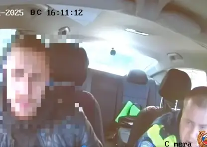 В Енисейске пьяный мужчина на машине жены пытался выдать себя за пассажира