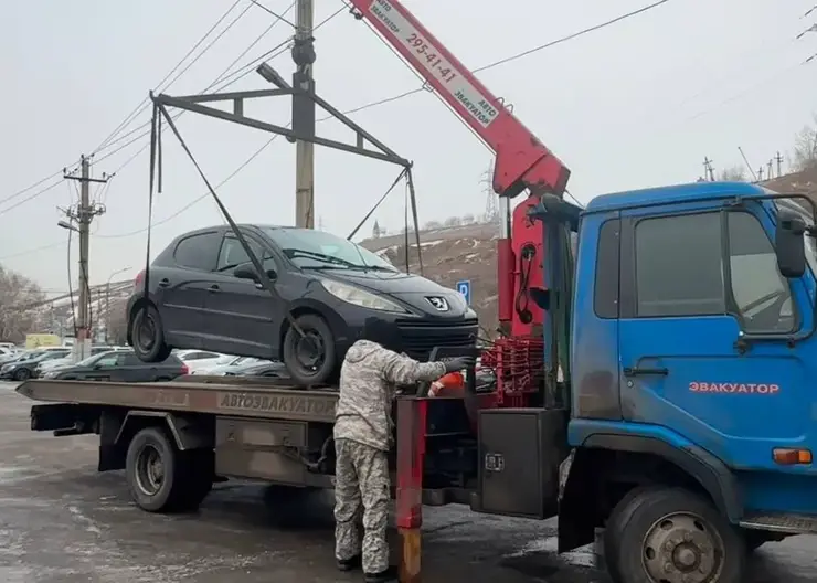Красноярка приехала сдавать экзамен в ГАИ на своей машине — и лишилась авто