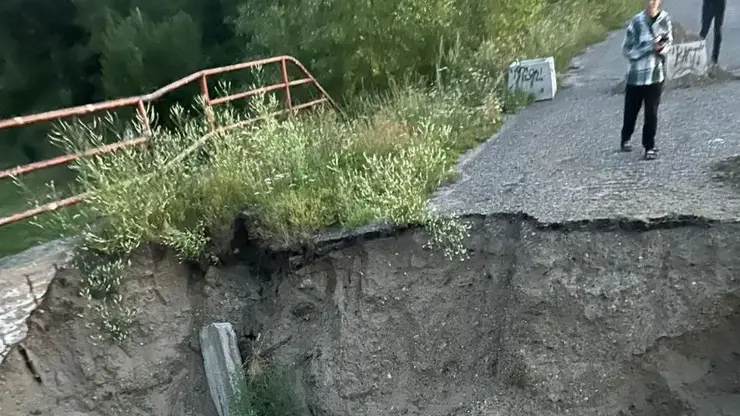 Дамба обрушилась в Енисейске