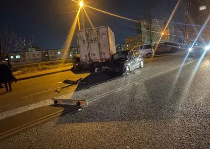 Во Владивостоке пьяная бесправница, удирая от полиции, протаранила три авто и попала в больницу