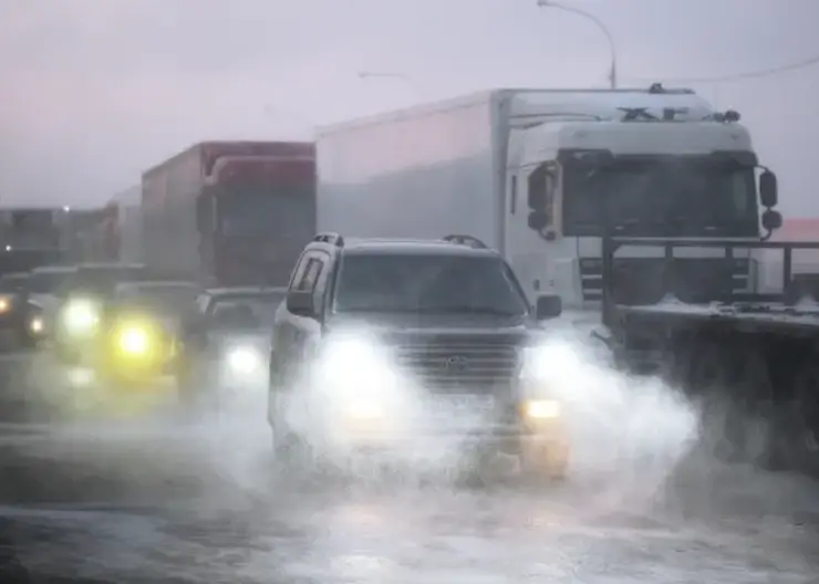 Движение грузовиков по улицам Новосибирска будет ограничено