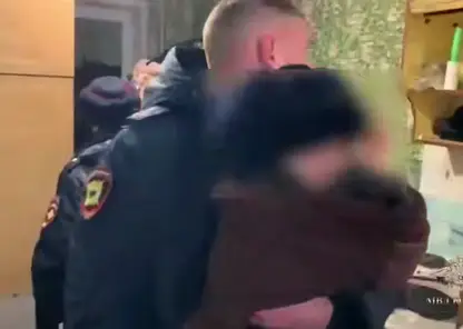 В Красноярске мать морила голодом своего трехлетнего ребенка и оставляла его одного в грязной квартире