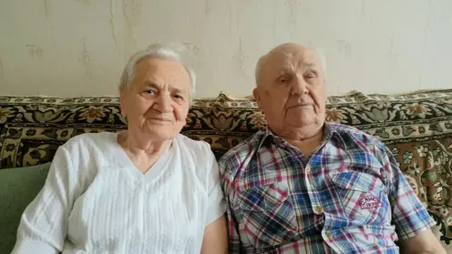 70 супружеских пар в Красноярском крае наградили за крепкие семейные союзы